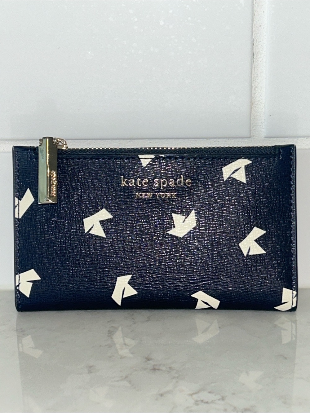 Kate Spade Spencer Paper Boats Small Slim Bifold Wallet blue & white